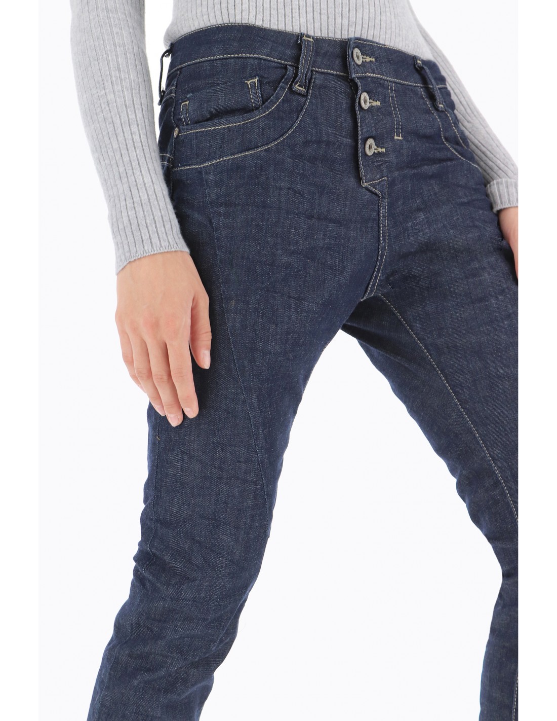 JEAN BOYFRIEND PLEASE A BOUTONNAGE APPARENT EN DENIM BRUT ET EFFET PLIS 3D