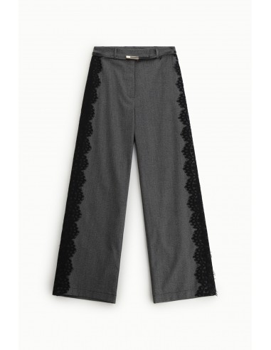 Imperial Femme pantalon gris avec detail en dentelle noire Imperial Femme pantalon gris avec detail en dentelle noire