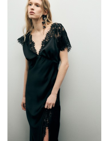 Robe longue satinée à dentelle et fente latérale Imperial Femme