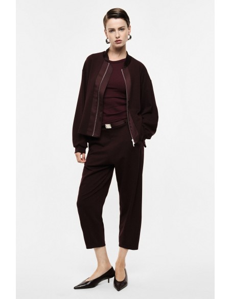 Pantalon ballon bordeaux 3/4 taille haute ceinturé vue face – Imperial Femme