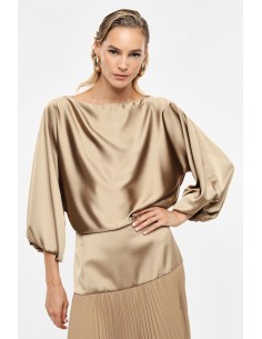 Top col bateau beige manches ballon crêpe satin vue de face – Imperial Femme