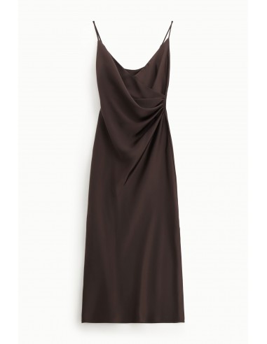 Robe de soirée fourreau drapée en crêpe satin marron – Imperial Femme