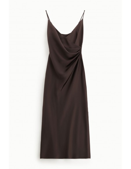 Robe de soirée fourreau drapée en crêpe satin marron – Imperial Femme
