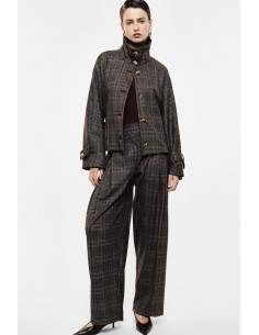 Tailleur prince de galles gris et camel porté ouvert, veste ceinturée et pantalon palazzo – Imperial Femme
