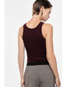 Débardeur Marcel maille chaussette bordeaux porté de dos – Imperial Femme