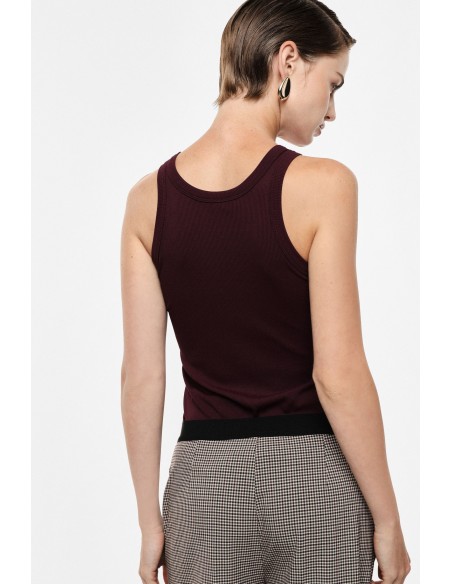 Débardeur Marcel maille chaussette bordeaux porté de dos – Imperial Femme