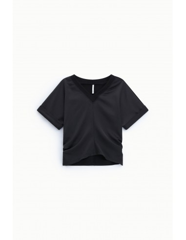 T-shirt col V satin noir Imperial Femme - detail col et couture centrale