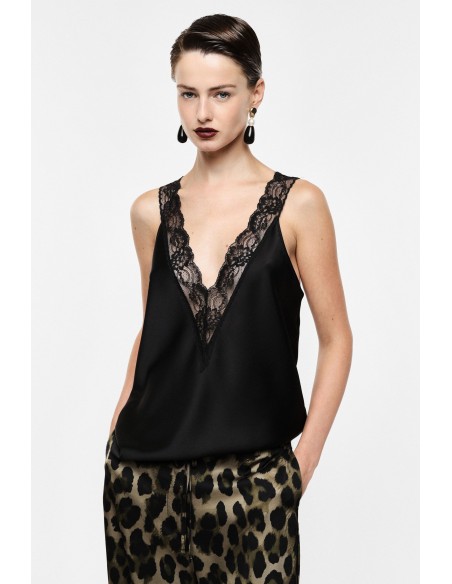 Top caraco décolleté V bordé de dentelle en satin – Imperial Femme