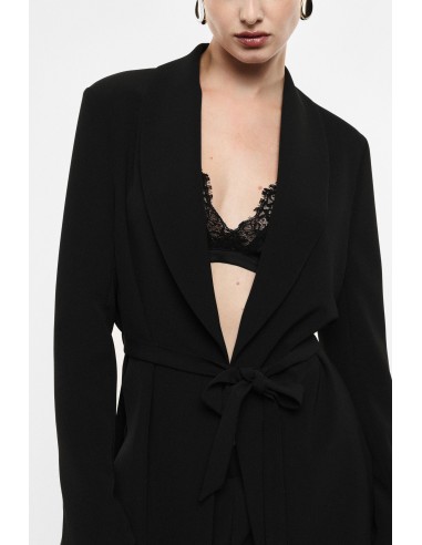 Blazer col châle Imperial Femme, détail du col et de la ceinture nouée
